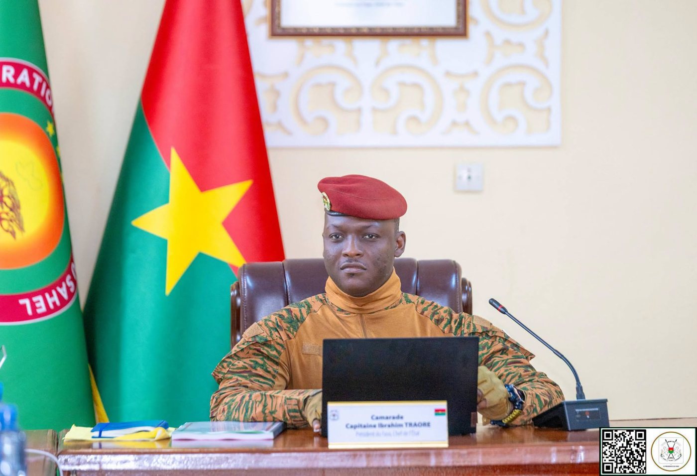 Le Président du Faso présidant le Conseil des ministres.